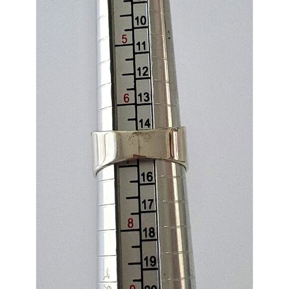 Sterling Silver East West Ruby Ring - Picture 6 of 6